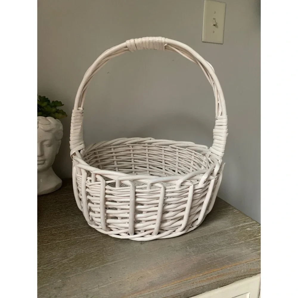 Vintage Off White Woven Wicker Basket with Handle Cottagecore Farmhouse Decor